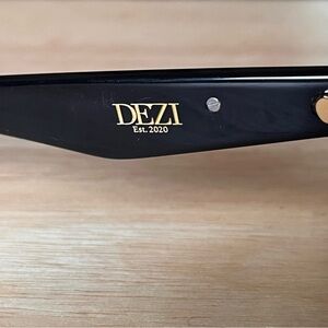 Dezi Black Sunglasses